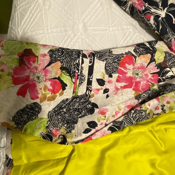 Marciano 2pc Set - Picture 5 of 10